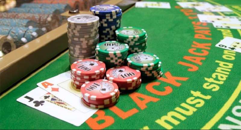 Cách chơi Blackjack chuẩn đơn giản cho người đặt cược