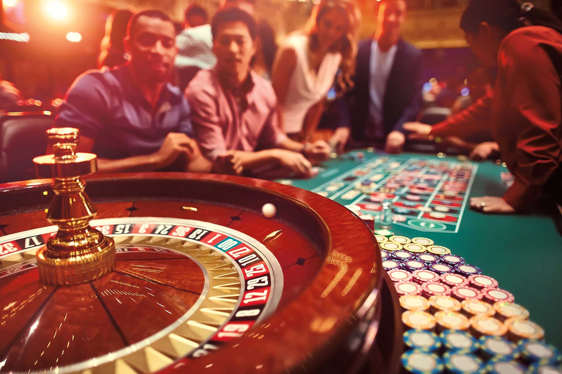 Người Việt Nam phải có bao nhiêu tiền mới được phép vào chơi casino? - MVietQ